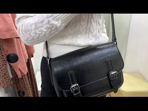 ❤️ Ëffentlech Masturbatioun vu jonke Bitch FeralBerry mat engem Dildo am Fittingsraum Fucking Video op lb.vegasservice.ru