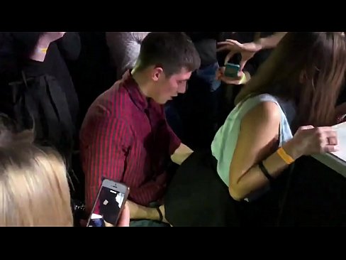 ❤️ Real Sex an engem russesche Nuetsclub. 18 Joer aalt russescht Meedchen am Anus an der Vagina an engem Nuetsclub gefickt Fucking Video op lb.vegasservice.ru