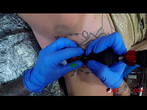 ❤️ Extrem tattooed Hottie Sully Savage krut en Tattoo op hirem Klitoris Fucking Video op lb.vegasservice.ru